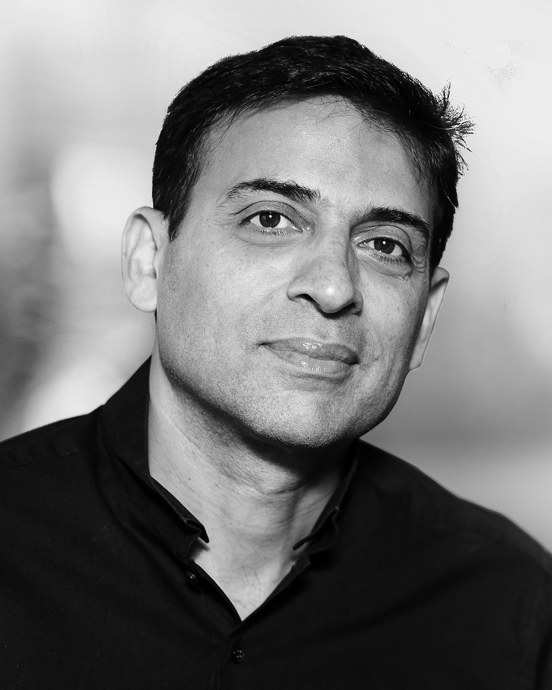 Vijay Upadhyaya-Autorenfoto-swMaria-Noi